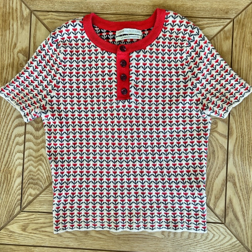 Urban Outfitters Knitted Top. Size Small.